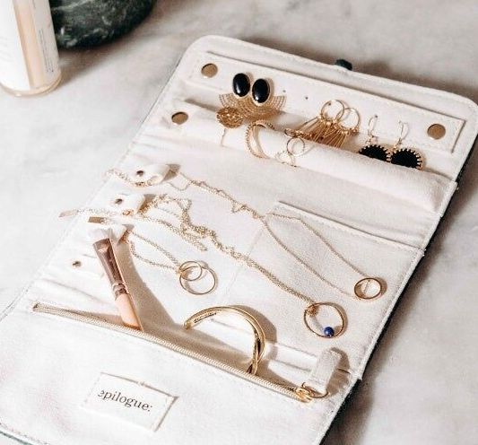 Pochette à bijoux en velours